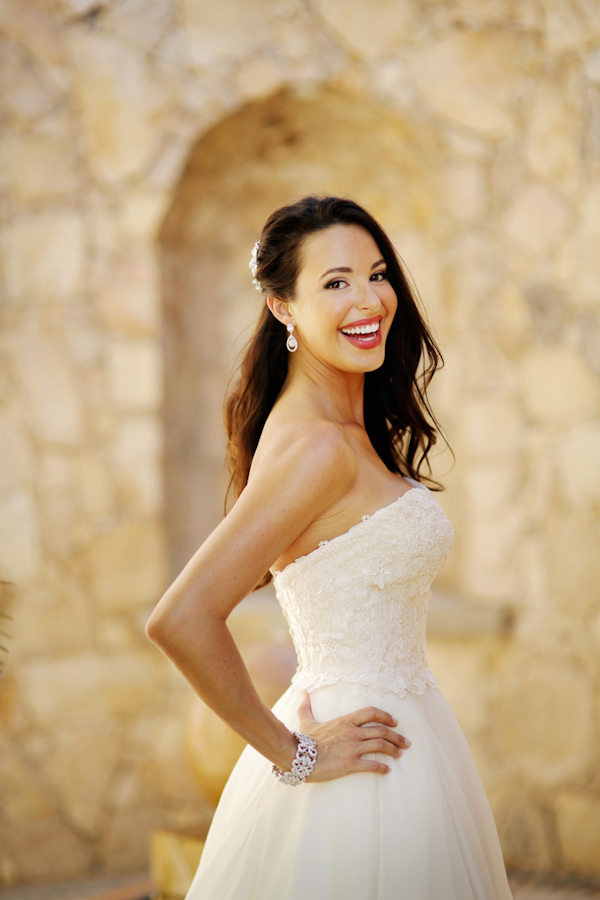 destination wedding in Cabo with photos by Chris + Lynn Photographers | via junebugweddings.com