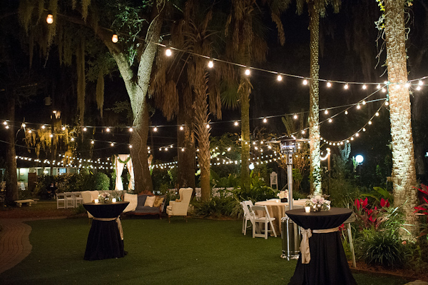 elegant winter wedding in Florida with photos by Dana Goodson Photography | via junebugweddings.com