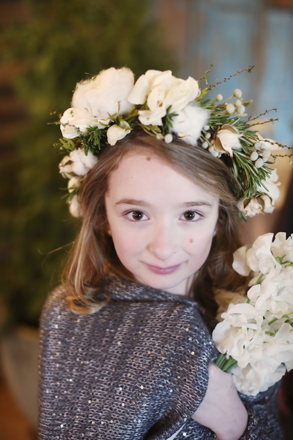 warm and cozy winter wedding, photo by Alison Conklin Photography | via junebugweddings.com