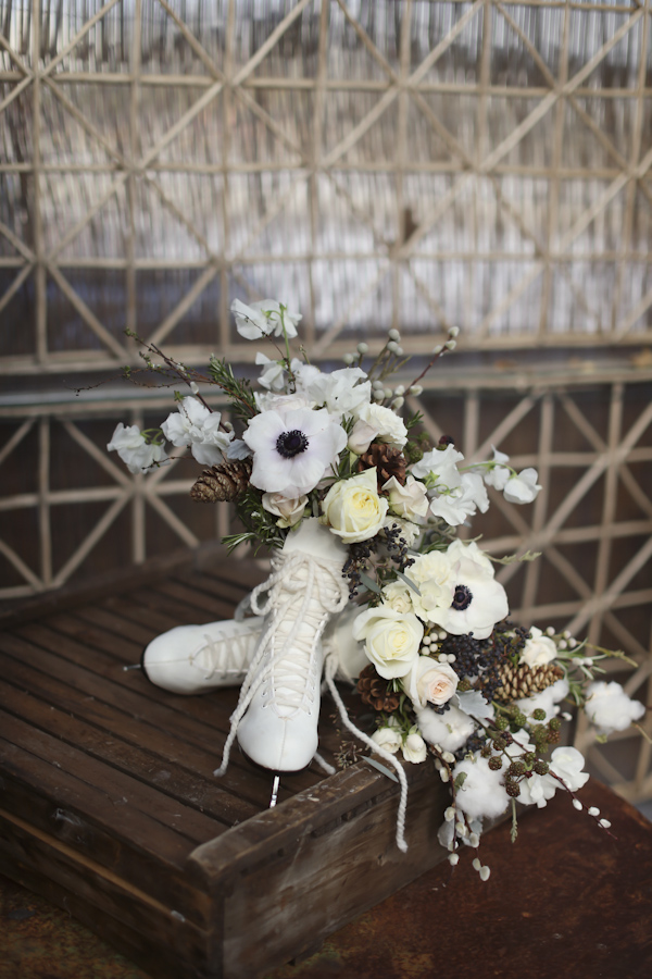 warm and cozy winter wedding, photo by Alison Conklin Photography | via junebugweddings.com