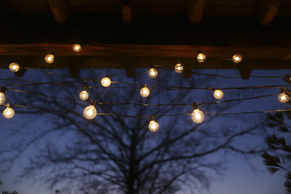 warm and cozy winter wedding, photo by Alison Conklin Photography | via junebugweddings.com