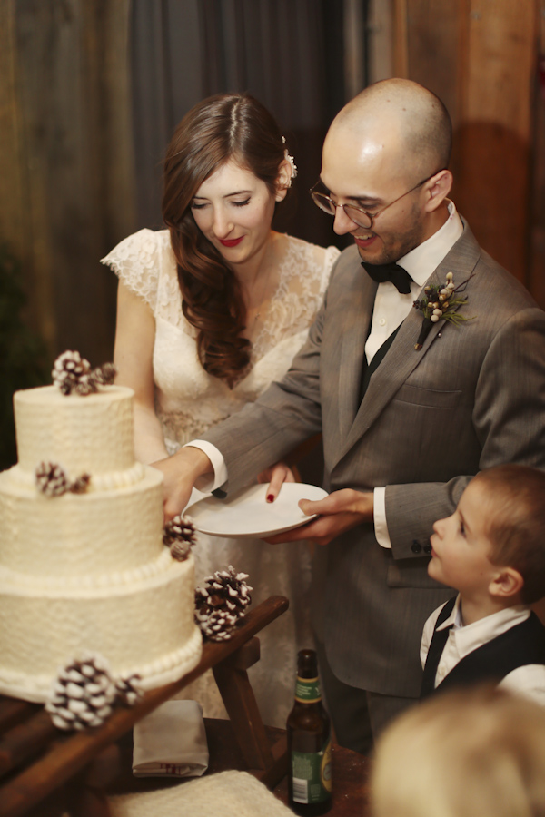 warm and cozy winter wedding, photo by Alison Conklin Photography | via junebugweddings.com