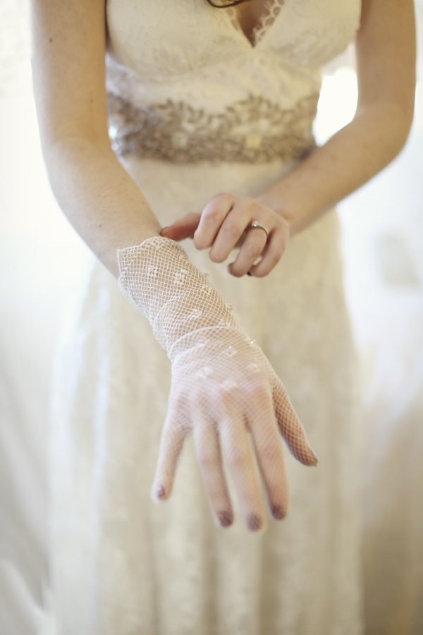 warm and cozy winter wedding, photo by Alison Conklin Photography | via junebugweddings.com