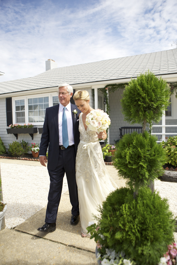 intimate New Jersey wedding at Haven Beach, photos by Sarah DiCicco Photography | via junebugweddings.com