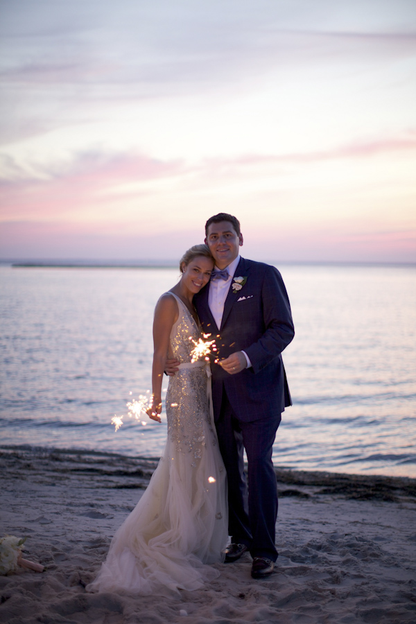 intimate New Jersey wedding at Haven Beach, photos by Sarah DiCicco Photography | via junebugweddings.com