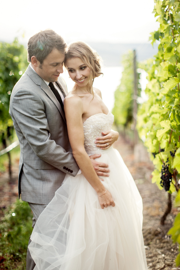 peach and cream rustic winery wedding in Naramata, BC with photos by Whitney Lane Photography | via junebugweddings.com