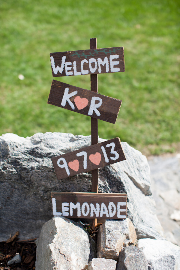 peach and cream rustic winery wedding in Naramata, BC with photos by Whitney Lane Photography | via junebugweddings.com