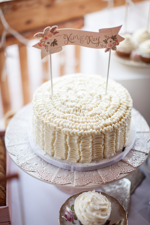 peach and cream rustic winery wedding in Naramata, BC with photos by Whitney Lane Photography | via junebugweddings.com