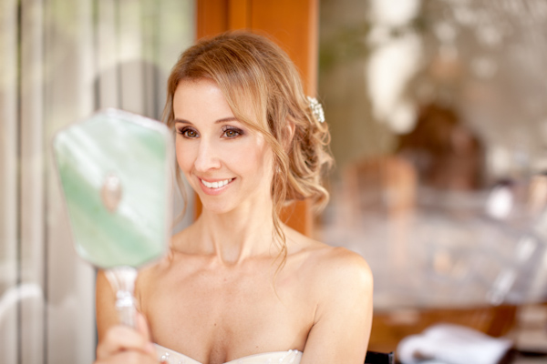 peach and cream rustic winery wedding in Naramata, BC with photos by Whitney Lane Photography | via junebugweddings.com