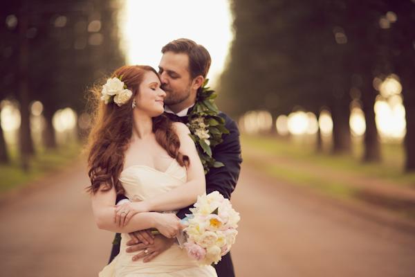 Hawaii destination wedding on Lanai island with photos by Anna Kim Photography | via junebugweddings.com