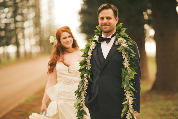 Hawaii destination wedding on Lanai island with photos by Anna Kim Photography | via junebugweddings.com