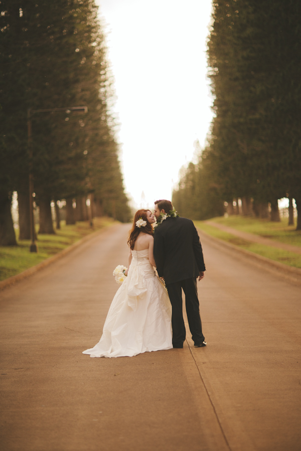 Hawaii destination wedding on Lanai island with photos by Anna Kim Photography | via junebugweddings.com