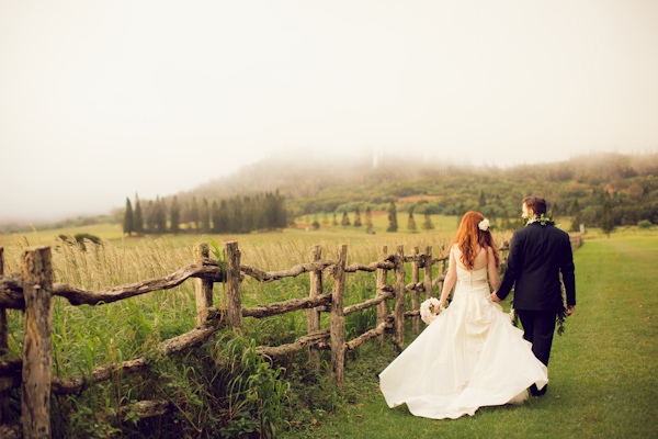 Hawaii destination wedding on Lanai island with photos by Anna Kim Photography | via junebugweddings.com