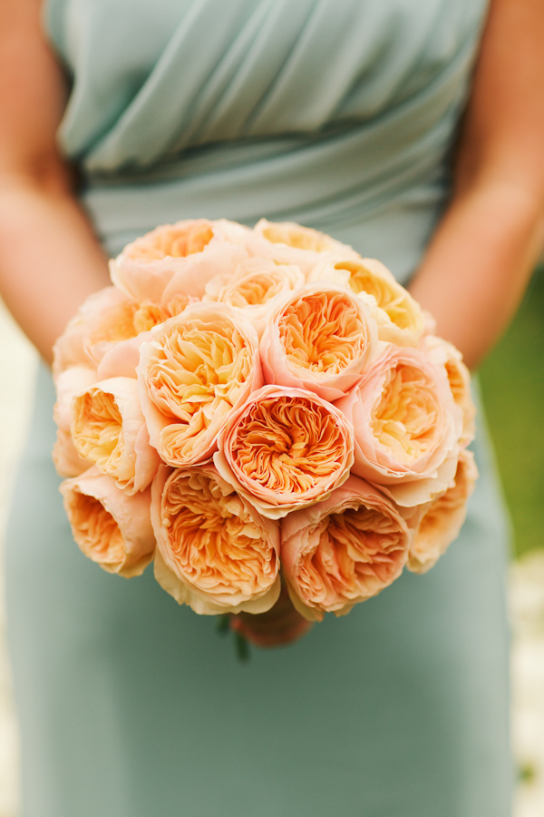 Hawaii destination wedding on Lanai island with photos by Anna Kim Photography | via junebugweddings.com