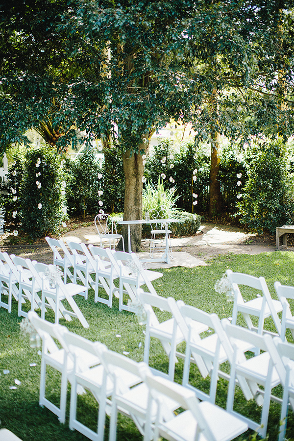 charming Australia wedding with gorgeous wedding party style, photo by Hannah Blackmore Photography | via junebugweddings.com