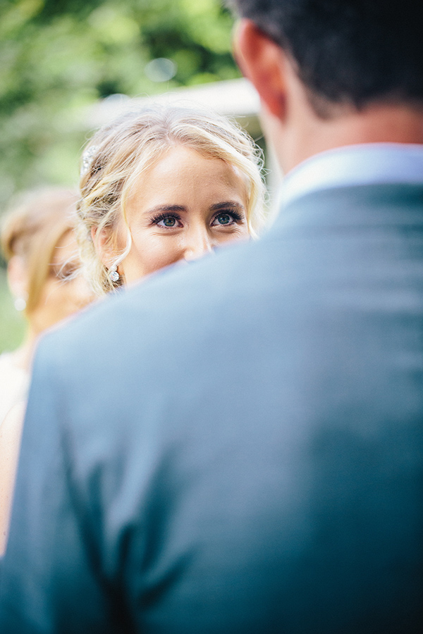 charming Australia wedding with gorgeous wedding party style, photo by Hannah Blackmore Photography | via junebugweddings.com