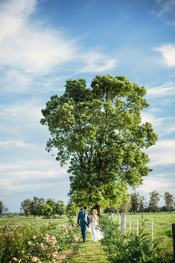 charming Australia wedding with gorgeous wedding party style, photo by Hannah Blackmore Photography | via junebugweddings.com