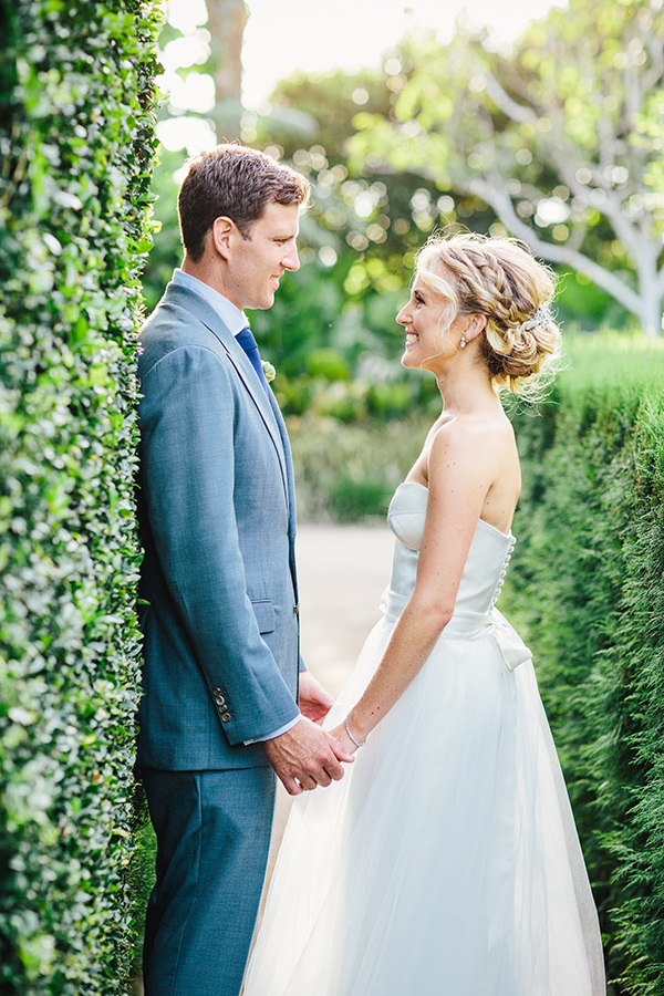 charming Australia wedding with gorgeous wedding party style, photo by Hannah Blackmore Photography | via junebugweddings.com