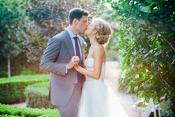 charming Australia wedding with gorgeous wedding party style, photo by Hannah Blackmore Photography | via junebugweddings.com