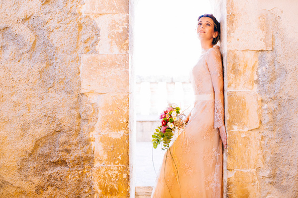 elopement inspiration photo shoot in Sicily, Italy with photography by Stefano Santucci | via junebugweddings.com