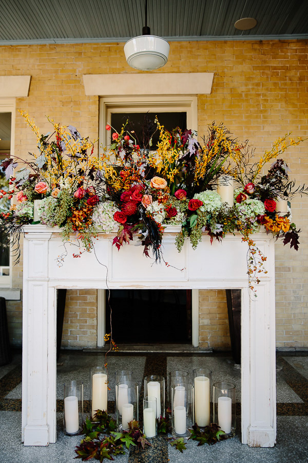 fall wedding at Hotel Ella in Austin, Texas with photos by Caroline + Ben Photography | via junebugweddings.com (16)