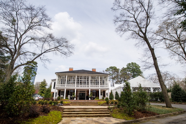 mint and cream wedding at The Estate in Atlanta, Georgia, photo by Scobey Photography | via junebugweddings.com