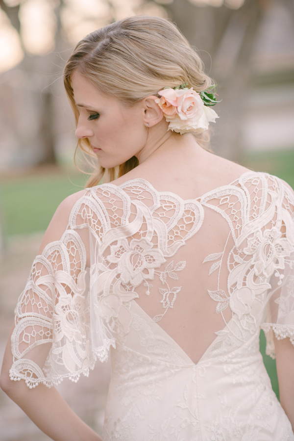 lovely peach and cream wedding inspiration photo shoot from Peony & Plum, photo by Krista Mason | via junebugweddings.com