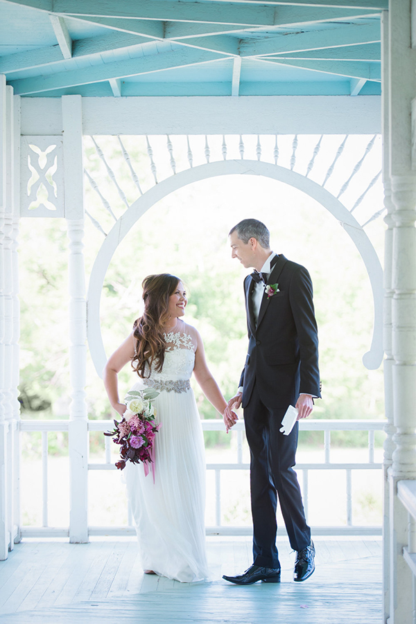 romantic and lush pink wedding, photo by matthew moore photography | via junebugweddings.com