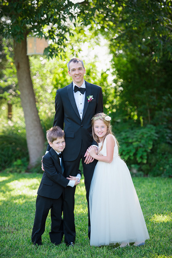 romantic and lush pink wedding, photo by matthew moore photography | via junebugweddings.com