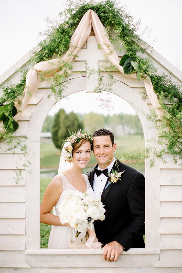 darling countryside wedding inspiration photo shoot, photo by L Hewitt Photography | via junebugweddings.com