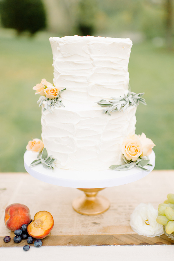 darling countryside wedding inspiration photo shoot, photo by L Hewitt Photography | via junebugweddings.com