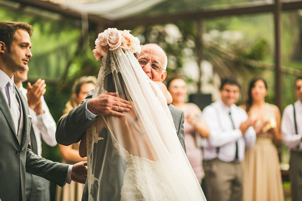 beautiful wedding in Campos do Jordão, Brazil, photo by Sam Hurd | via junebugweddings.com (23)