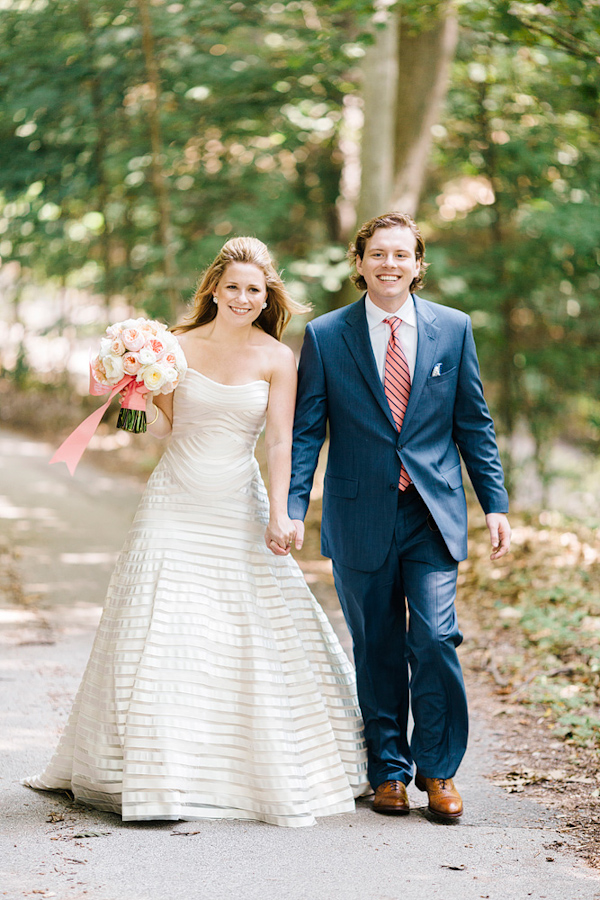 coral and navy nautical wedding on Lake Michigan, photo by Harrison Studio | via junebugweddings.com