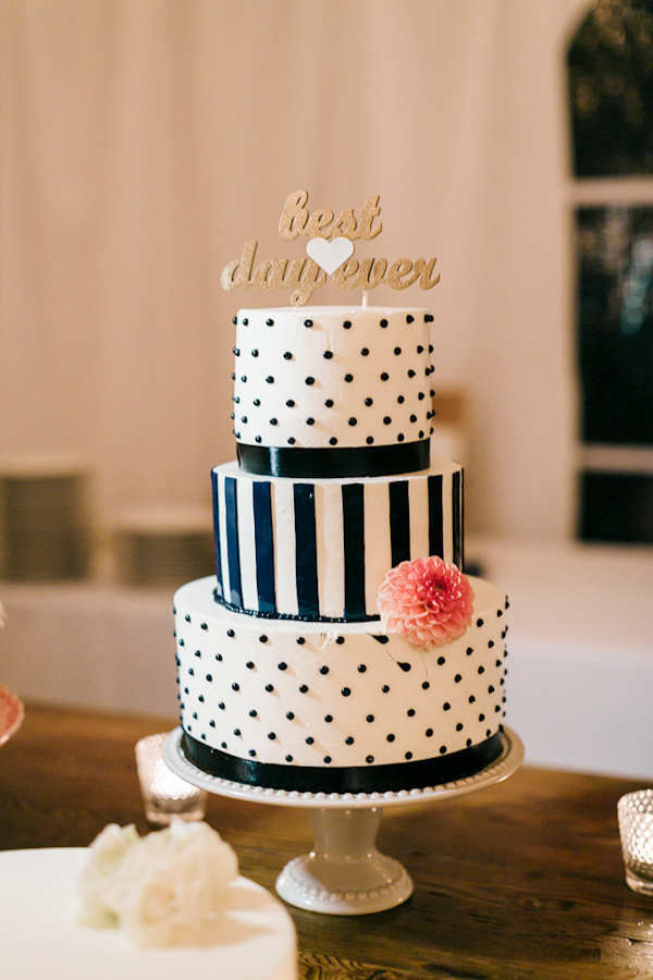 coral and navy nautical wedding on Lake Michigan, photo by Harrison Studio | via junebugweddings.com