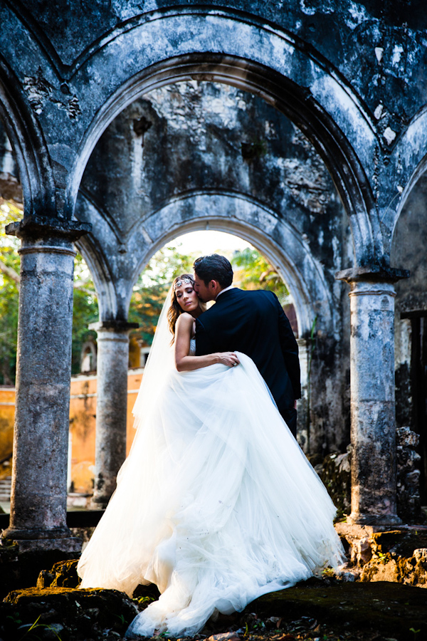 destination wedding at the Hacienda Uayamon in Campeche, Mexico, photo by Aaron Morris of Chrisman Studios | via junebugweddings.com