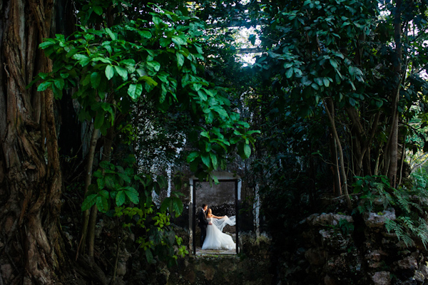 destination wedding at the Hacienda Uayamon in Campeche, Mexico, photo by Aaron Morris of Chrisman Studios | via junebugweddings.com