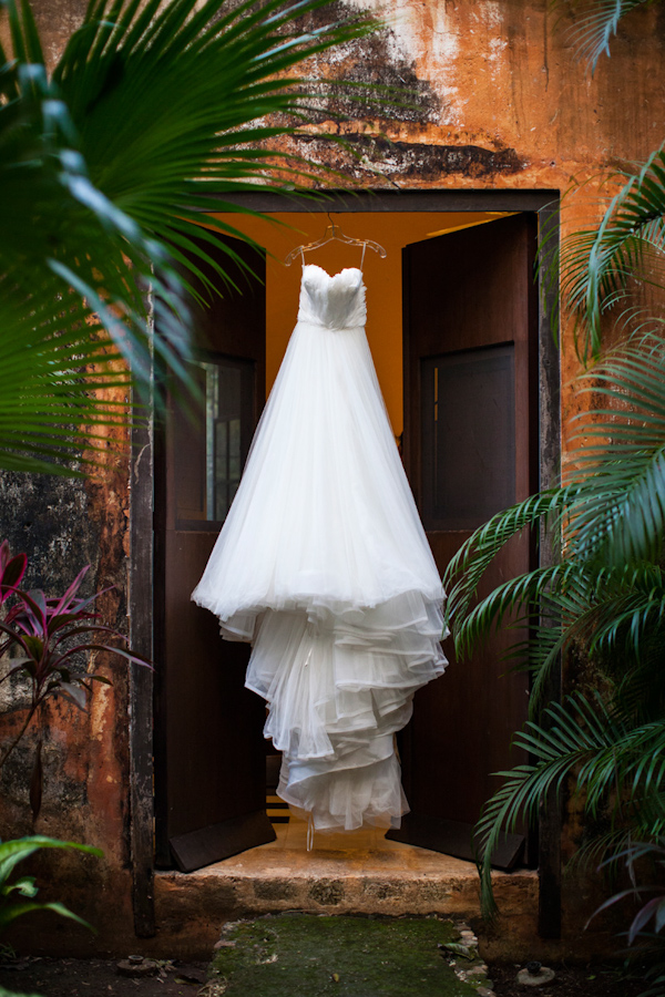 destination wedding at the Hacienda Uayamon in Campeche, Mexico, photo by Aaron Morris of Chrisman Studios | via junebugweddings.com