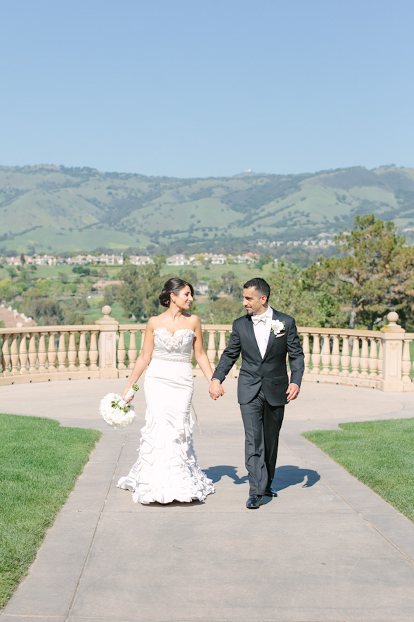 modern Persian wedding in San Jose, California, photo by Jinda Photography | via junebugweddings.com