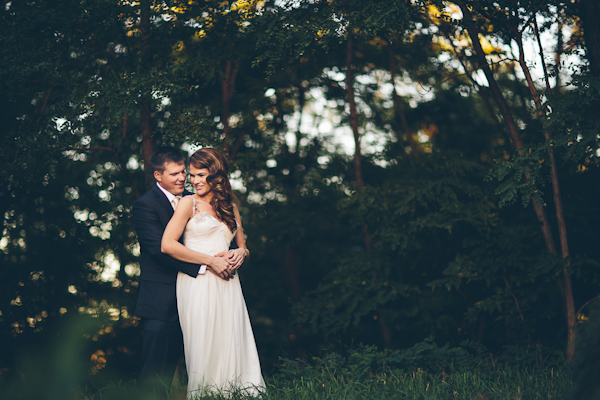 romantic old hollywood inspired bridal style, photo by Geoff Johnson | via junebugweddings.com