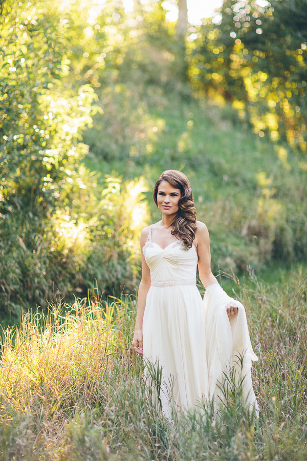 romantic old hollywood inspired bridal style, photo by Geoff Johnson | via junebugweddings.com