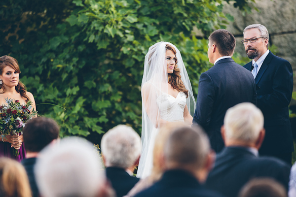 romantic old hollywood inspired bridal style, photo by Geoff Johnson | via junebugweddings.com