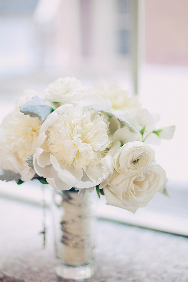 Glamorous and Ethereal Bridal Style Junebug Weddings