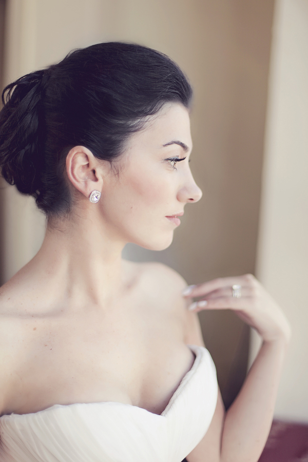 Timeless Ethereal Bridal Style, photo by LindseyK Photography | via Junebugweddings.com