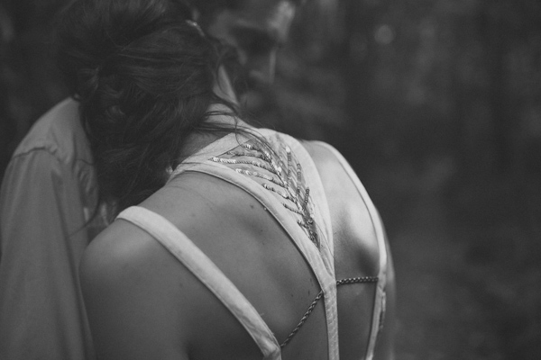 tropical elopement in Costa Rica, photo by Costa Vida Photography | via junebugweddings.com