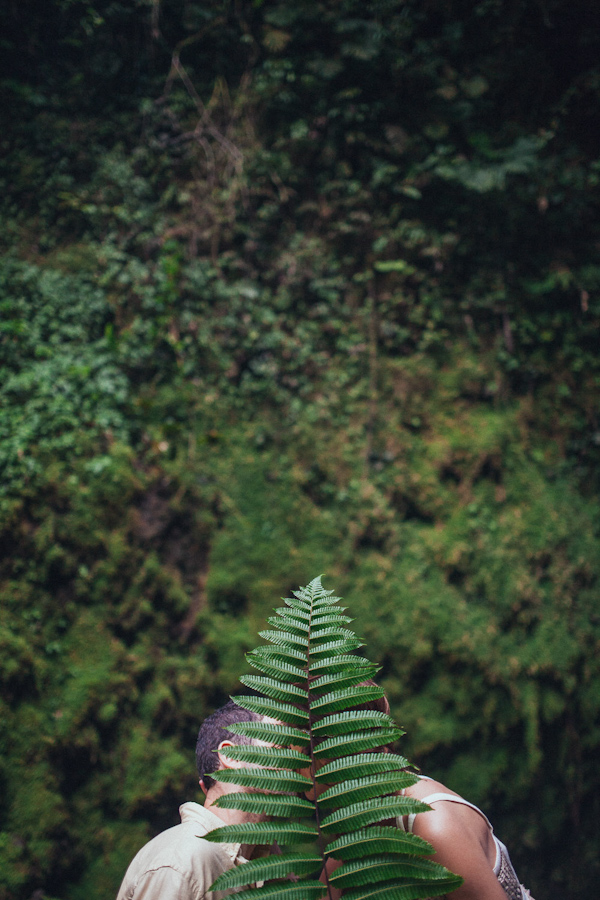 tropical elopement in Costa Rica, photo by Costa Vida Photography | via junebugweddings.com