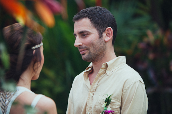 tropical elopement in Costa Rica, photo by Costa Vida Photography | via junebugweddings.com