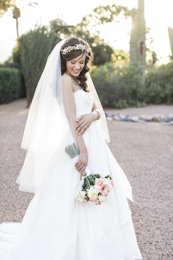 rustic bridal fashion, photo by Rachel Solomon | via junebugweddings.com