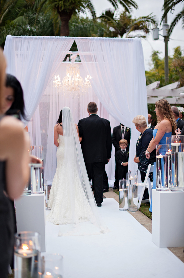 glamorous bridal party style, photo by Kristen Weaver Photography | via junebugweddings.com