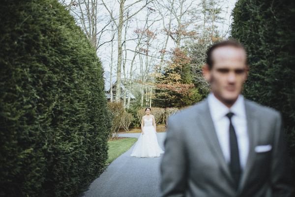 rustic wedding at The Old Edwards Inn, photo by Jonathan Connolly Photography | via junebugweddings.com (25)