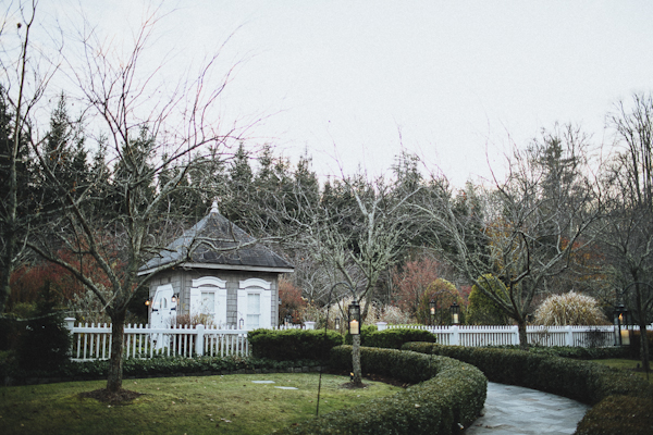 rustic wedding at The Old Edwards Inn, photo by Jonathan Connolly Photography | via junebugweddings.com (38)